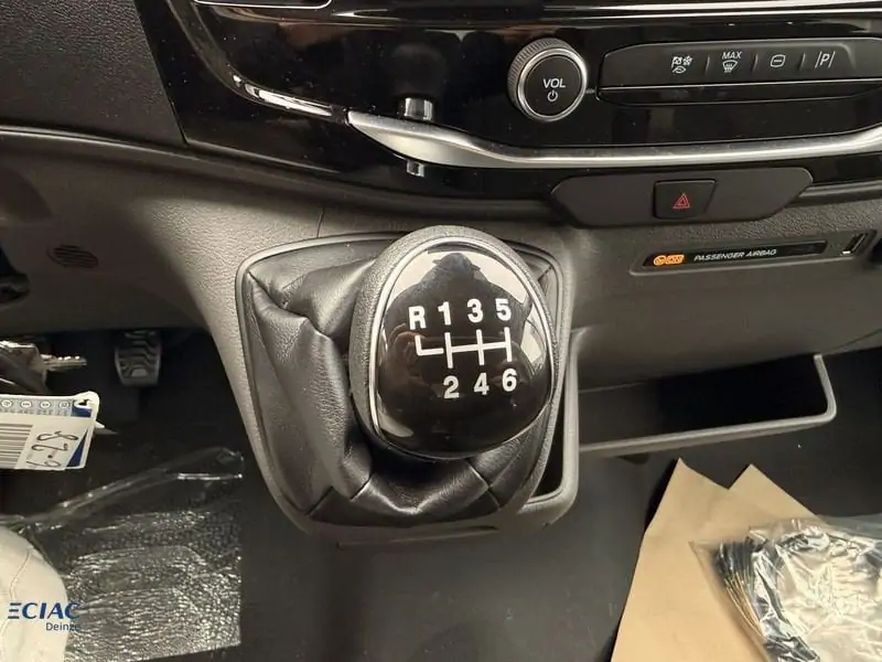 Nieuw Ford Transit 2t mca 350E Chassis enkele cabine L4 Trend M6 2.0 TD 130pk / 96kW N PN3GZ - "Frozen White" Speciale niet-metaalkleur 22