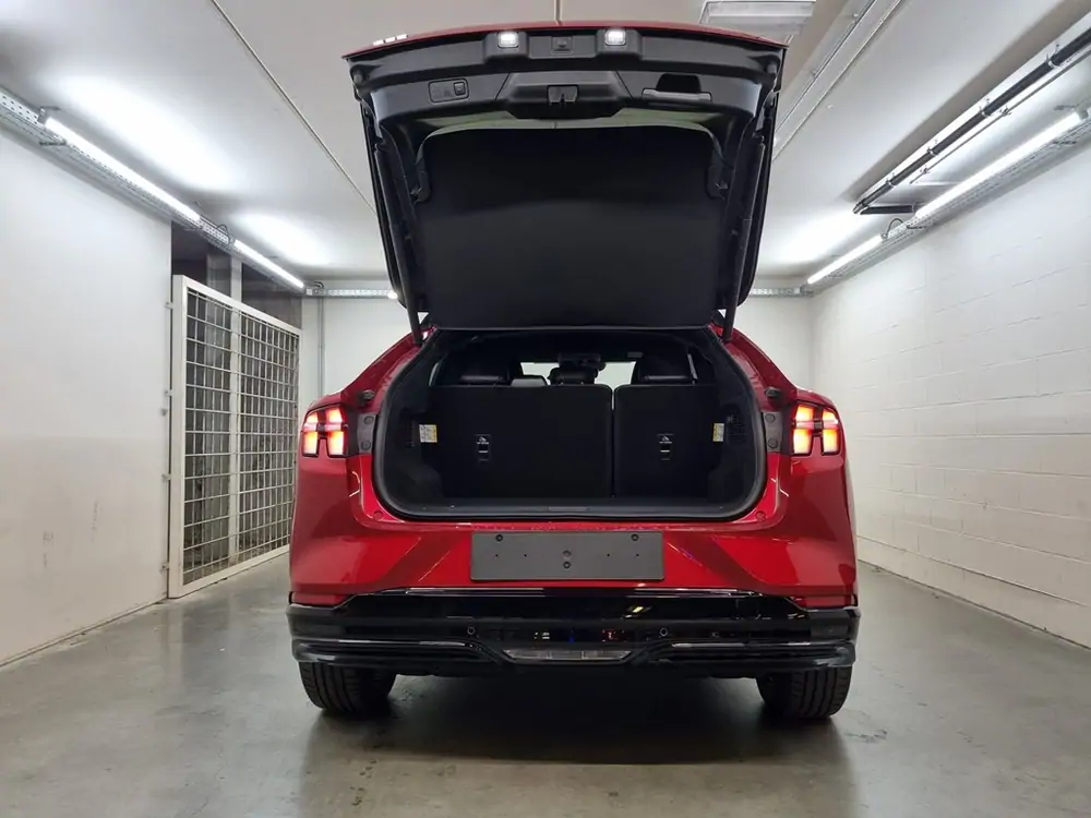Nieuw Ford Mustang mach-e AWD 76kWh Standard Range 269pk/198kW - A1 7YF - "Rapid Red" Exclusieve metaalkleur 12