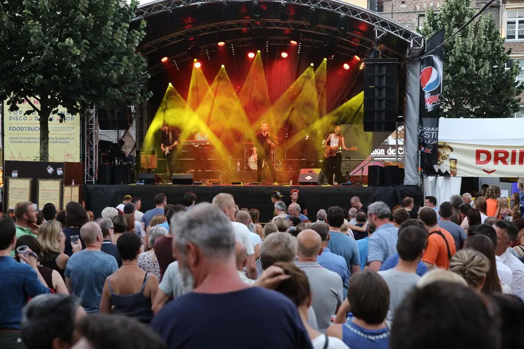 Vind de Toyota CHR+ tijdens de Gentse Feesten op de Groentemarkt !