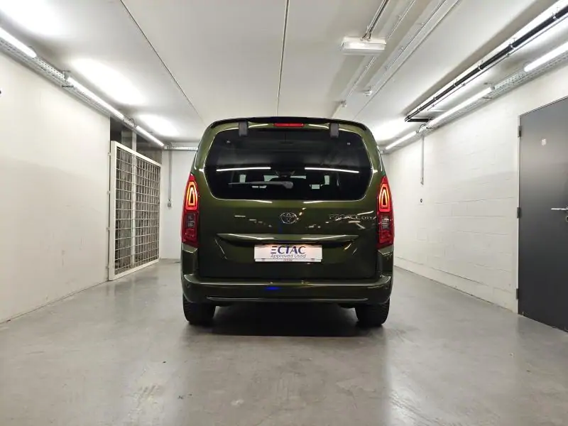 Occasie Toyota ProAce City Verso Family 5pl GREEN - Vert 10