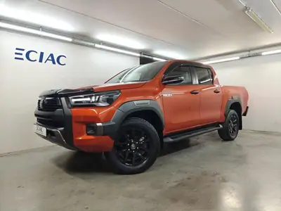 Occasie Toyota Hilux 4x4 Double Cab 2.8L Diesel MHEV 6AT Invincib 4R8 - ORANGE METALLIC