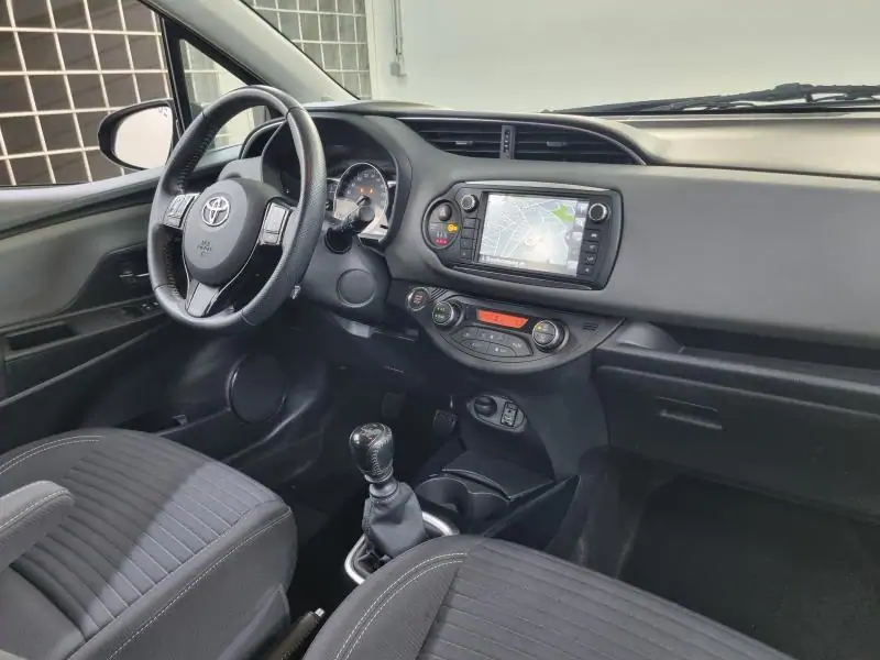 Occasie Toyota Yaris 1.4 D-4D 5D 5MT SOL 11
