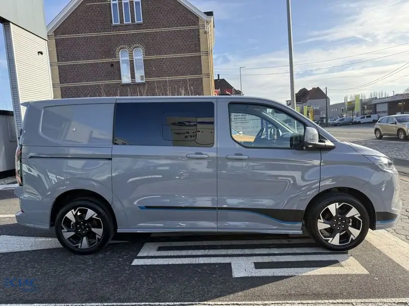 Occasie Ford Transit custom v710 MULTI-USE 320S SPORT 2.5T 227 T62P CT FWD SWB 2.5i 232pk / 171kW PHEV PN4EG - Premium niet-Metaalkleur: Grey Matter 4