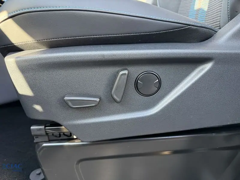 Occasie Ford Transit custom v710 MULTI-USE 320S SPORT 2.5T 227 T62P CT FWD SWB 2.5i 232pk / 171kW PHEV PN4EG - Premium niet-Metaalkleur: Grey Matter 19