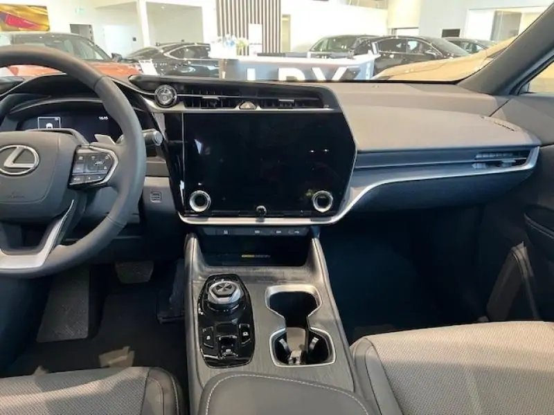Demo Lexus Rz SUV 300e AT FWD Executive Line LHD 223 - Graphite Black 8
