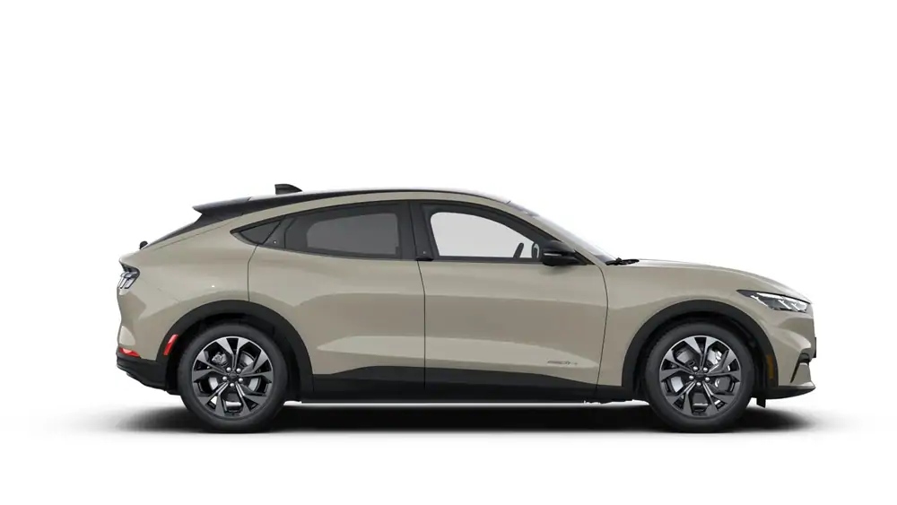 Nieuw Ford Mustang mach-e (cx727) Premium RWD 87kWh Extended Range 276pk/203kW - A1 PN4BZ - "Terrain Sand" Speciale metaalkleur 3