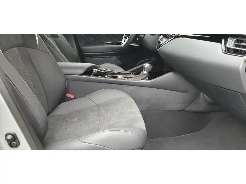 Occasie Toyota Toyota c-hr 5 d. 1.8L Hybrid CVT GR Sport LHD 2VU - Silver Metallic / Black 16