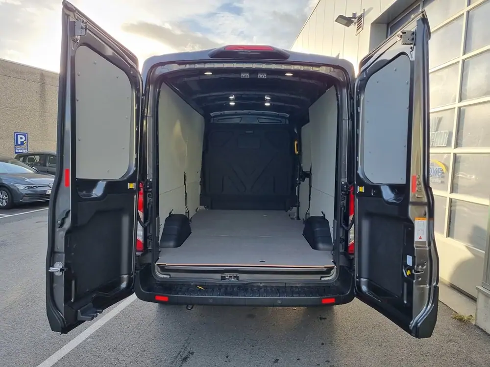 Occasie Ford Transit 2t mca 350L Gesloten bestelwagen L3 Trend Electric 67kW/198kW AXM - Metaalkleur: Moondust Silver 9