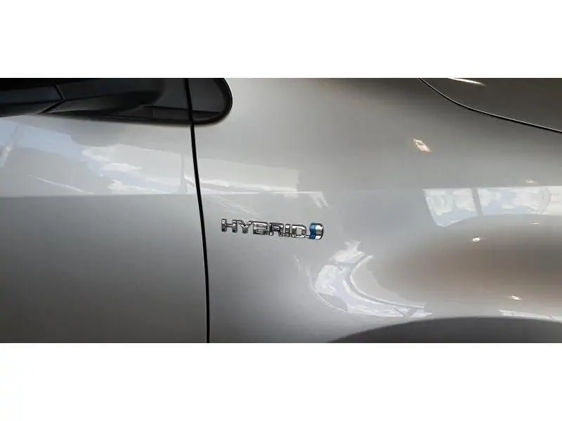 Nieuw Toyota Yaris 5 d. 1.5 Hybrid e-CVT Style LHD 1F7 - ULTRA SILVER METALLIC 7