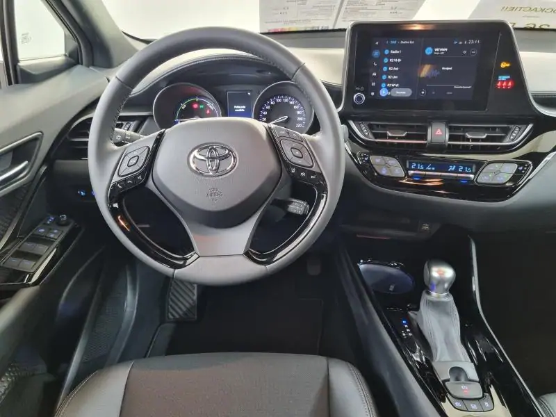 Nieuw Toyota Toyota c-hr 5 d. 2.0L HEV CVT C-LUB Bi-Tone LHD 2VP - Platinum whitepearl / Black rf 3