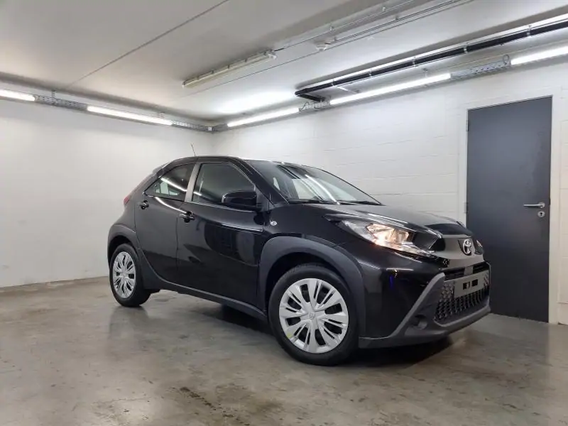 Occasie Toyota Aygo x Hatchback 1.0L MT X play LHD 209 - NIGHT SKY BLACK METALLIC (209) 2