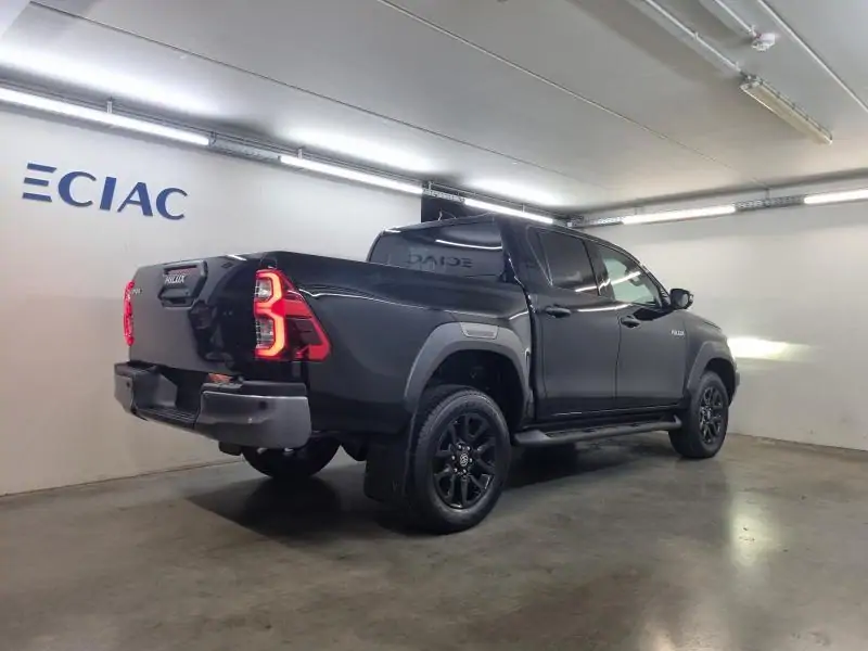 Nieuw Toyota Hilux 4x4 Double Cab 2.8L Diesel MHEV 6AT Invincib 218 - ATTITUDE BLACK 10