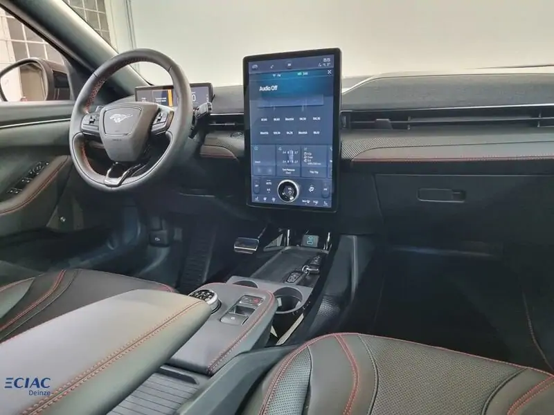 Nieuw Ford Mustang mach-e AWD 76kWh Standard Range 269pk/198kW - A1 7YF - "Rapid Red" Exclusieve metaalkleur 11