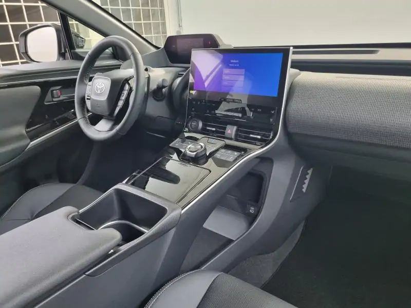 Nieuw Toyota Bz4x SUV LWB EV 2WD AT Executive LHD 1J6 - PRECIOUS SILVER METALLIC 11