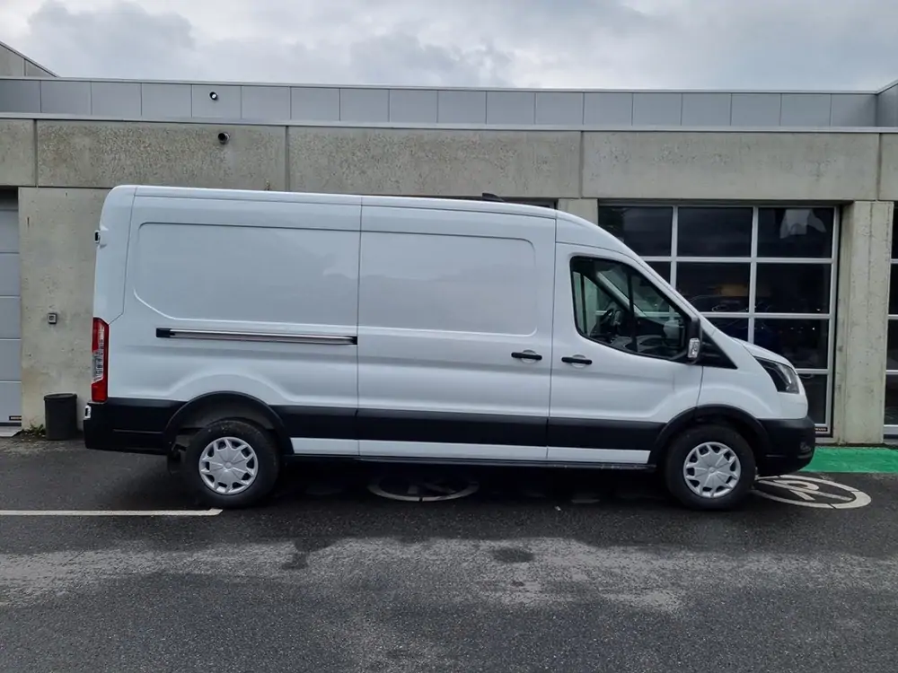 Occasie Ford Transit 2t mca 350L Gesloten bestelwagen L3 Trend M6 2.0 TD 130 pk N1 Euro AXW - niet-metaalkleur: Frozen White 1