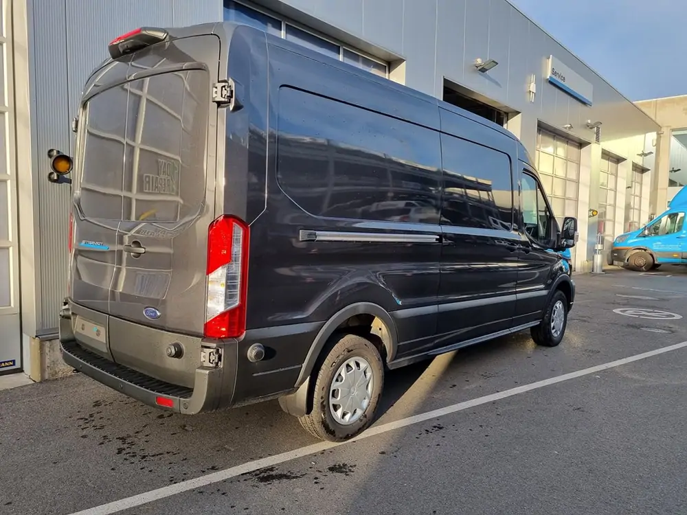 Occasie Ford Transit 2t mca 350L Gesloten bestelwagen L3 Trend Electric 67kW/198kW AXM - Metaalkleur: Moondust Silver 10