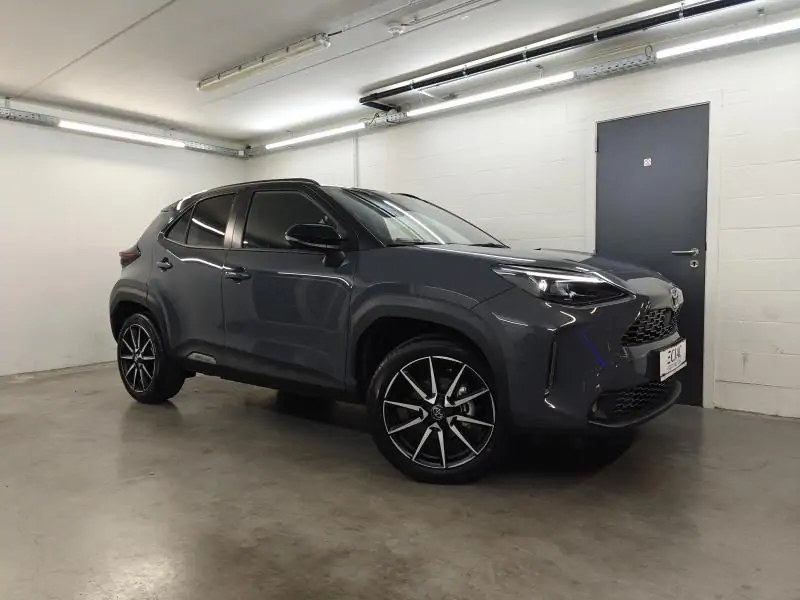 Occasie Toyota Yaris cross B-SUV 1.5 TNGA HEV 130 2WD CVT GR Sport M29 - Storm Grey Metallic / Black 2
