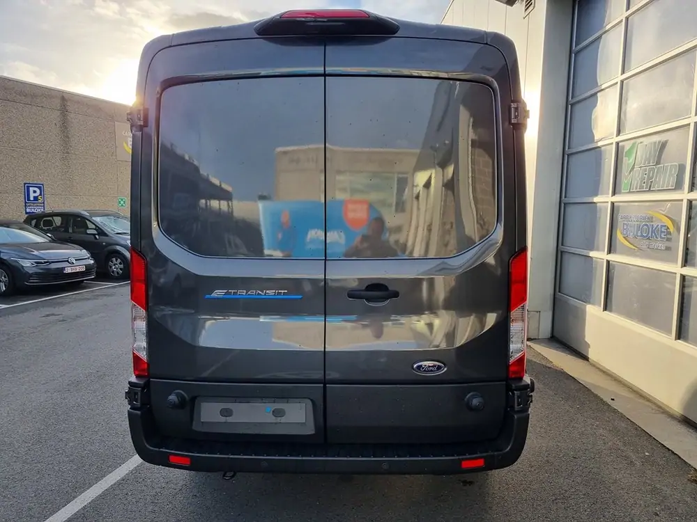 Occasie Ford Transit 2t mca 350L Gesloten bestelwagen L3 Trend Electric 67kW/198kW AXM - Metaalkleur: Moondust Silver 8