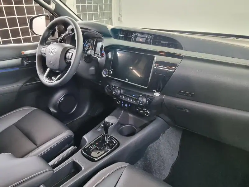 Nieuw Toyota Hilux 4x4 Double Cab 2.8L Diesel MHEV 6AT Invincib 218 - ATTITUDE BLACK 11