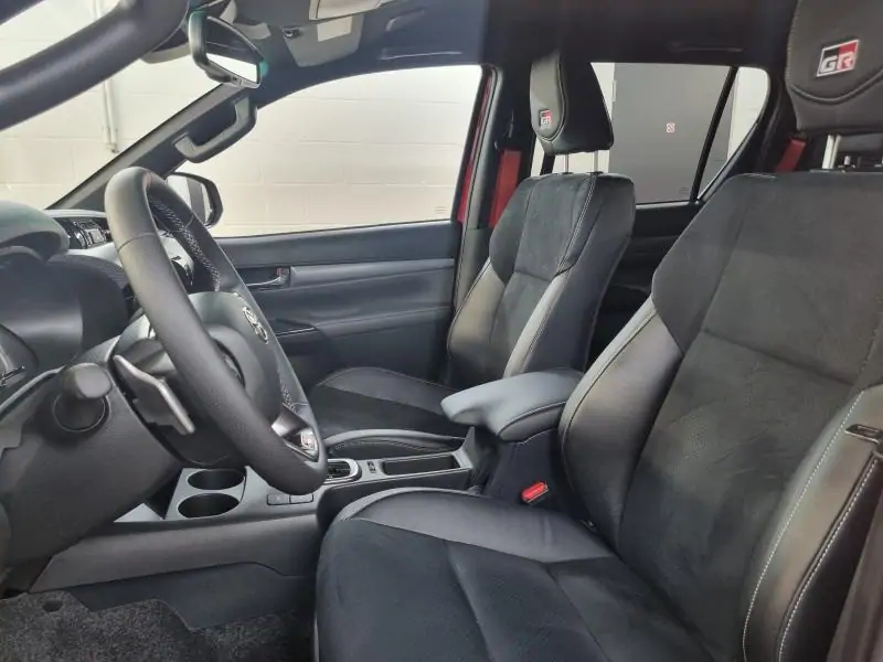 Occasie Toyota Hilux GR Sport RED - Rouge 5