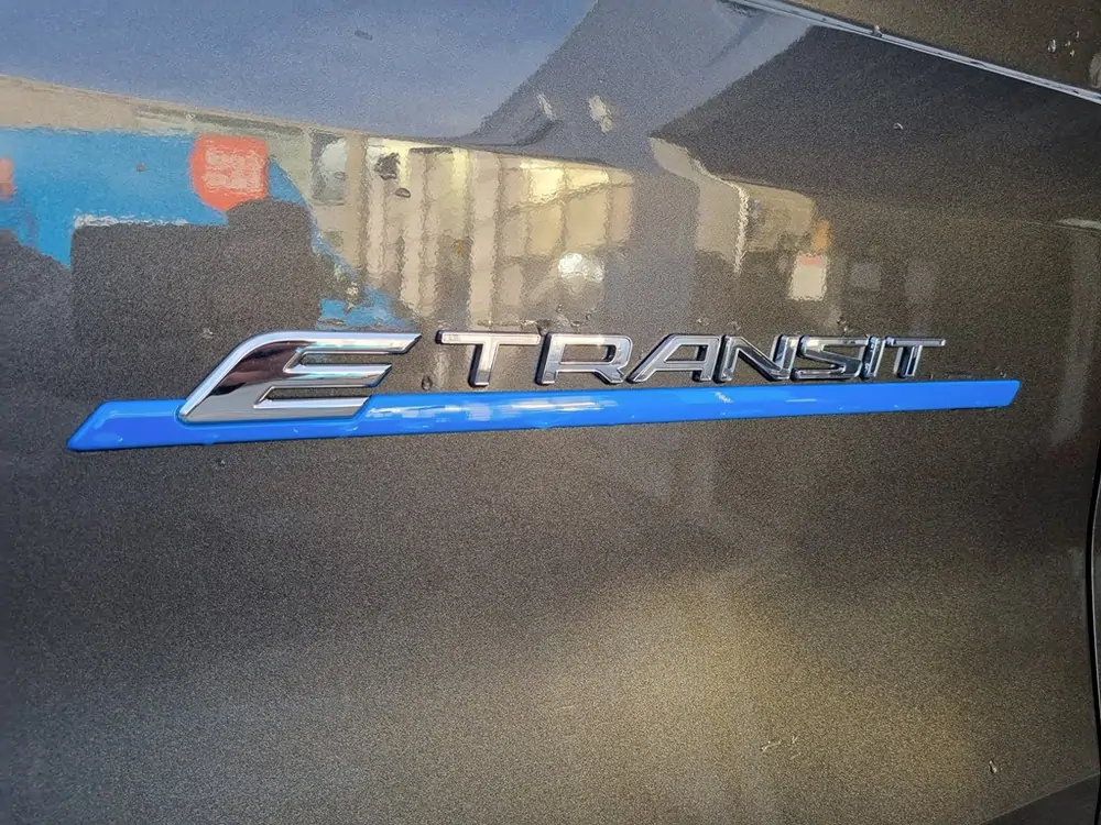 Occasie Ford Transit 2t mca 350L Gesloten bestelwagen L3 Trend Electric 67kW/198kW AXM - Metaalkleur: Moondust Silver 12