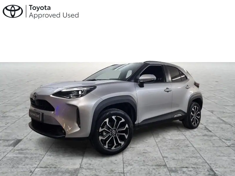 Nieuw Toyota Yaris cross B-SUV 1.5 TNGA HEV 2WD CVT Dynamic Plus 1L0 - Silver Metallic 12