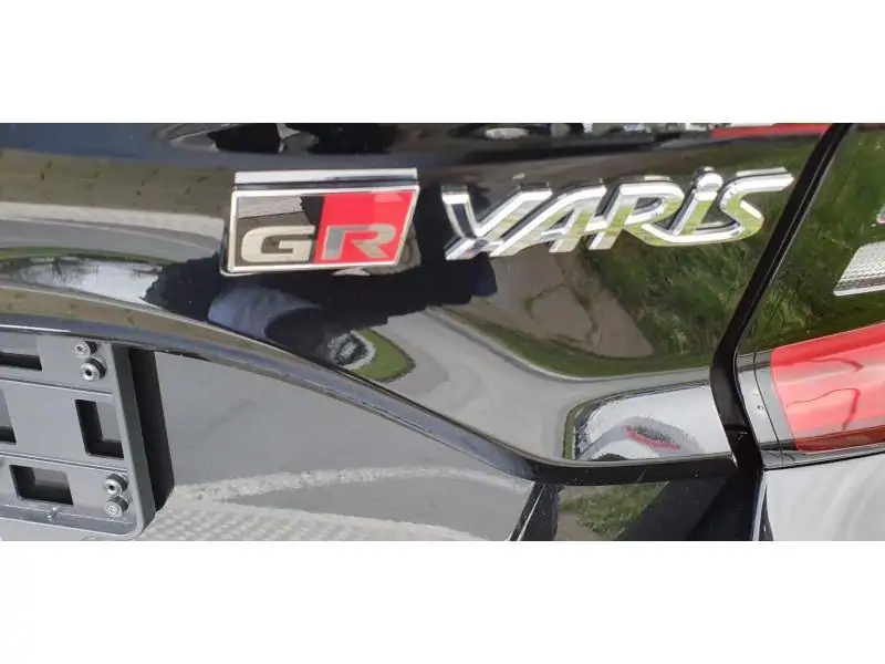 Occasie Toyota Yaris gr Hatchback 1.6L Turbo MT Hi-Pack LHD 219 - PRECIOUS BLACK METALLIC 6