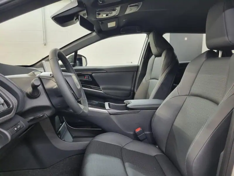 Nieuw Toyota Bz4x SUV LWB EV 2WD AT Executive LHD 1J6 - PRECIOUS SILVER METALLIC 5