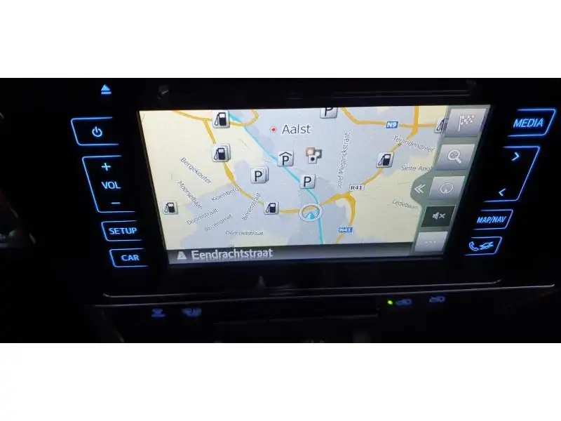 Occasie Toyota Auris 5 d. 1.8 CVT HSD TC Style LHD 1G2 - PLATINIUM BRONZE METALLIC 9