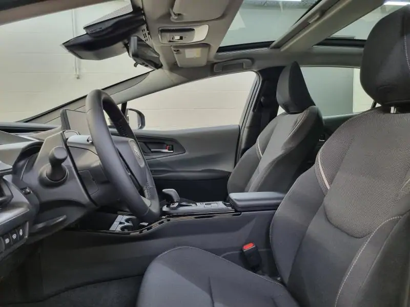 Nieuw Toyota Prius plug-in Liftback Plug-In Hybride CVT Premium Plu 5C5 - Mustard ME 4