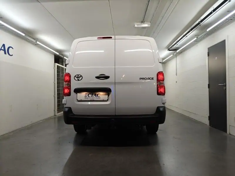 Nieuw Toyota Proace LONG 2.0L Diesel 144hp MT Comfort 1d LHD EPR - Icy White 5