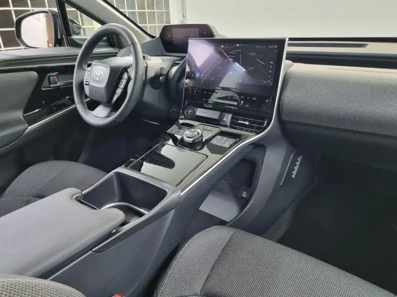 Nieuw Toyota Bz4x SUV LWB EV 2WD AT Business Plus LHD 202 - BLACK 12