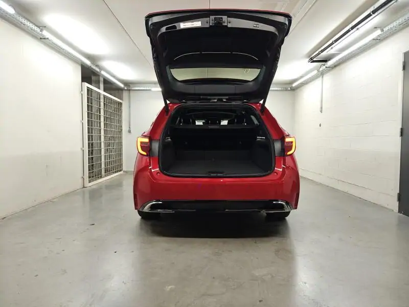 Occasie Toyota Corolla Premium - 10444km - Garantie RED - Rouge 9