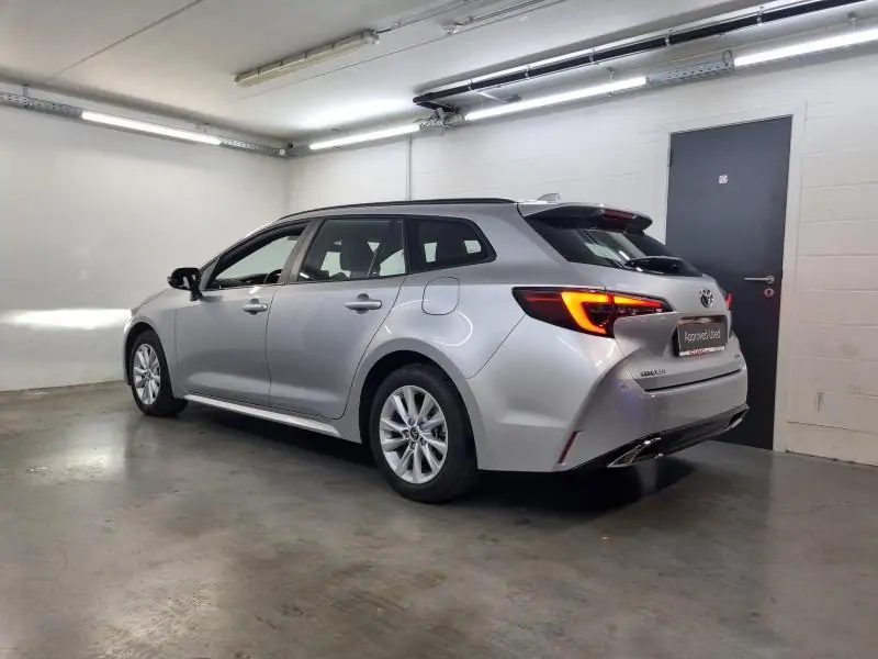 Nieuw Toyota Corolla hb & ts Touring Sports 1.8 Hybrid CVT Dynamic LH 1L0 - Silver Metallic (1L0) 7