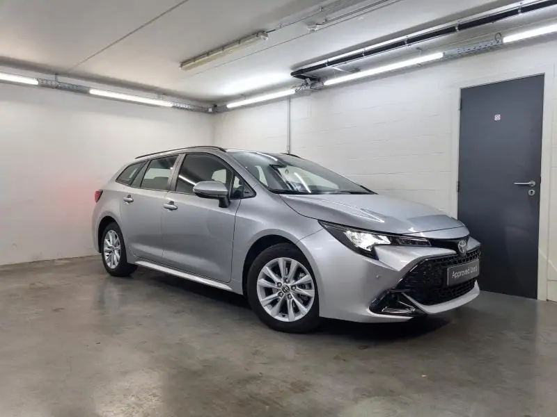 Nieuw Toyota Corolla hb & ts Touring Sports 1.8 Hybrid CVT Dynamic LH 1L0 - Silver Metallic (1L0) 2