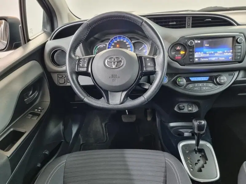 Occasie Toyota Yaris 5d. 1,5 Hybrid e-CVT Style LHD 1G2 - PLATINIUM BRONZE METALLIC (1G2) 3