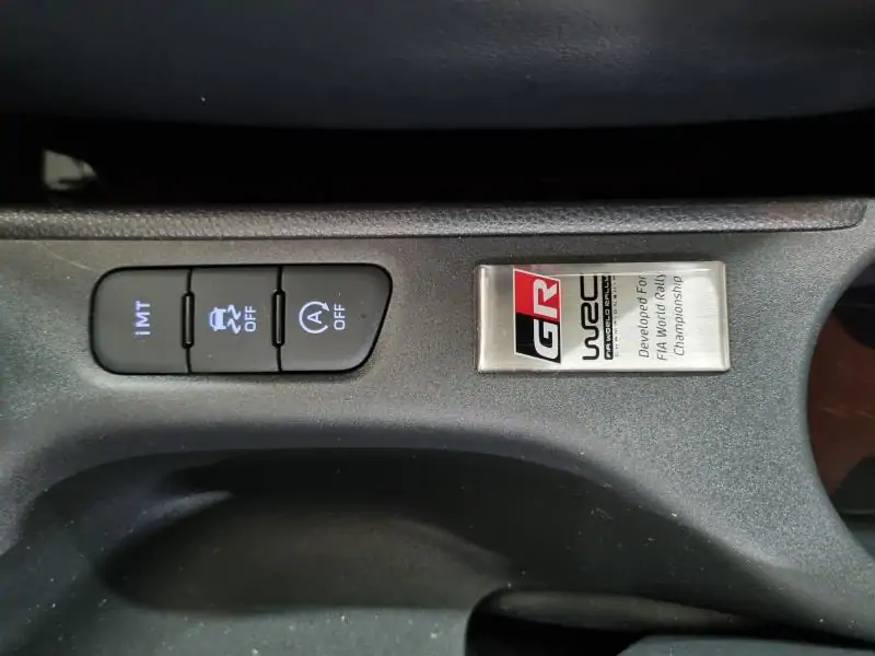 Occasie Toyota Yaris gr Hatchback 1.6L Turbo MT Hi-Pack LHD 3U5 - EMOTIONAL RED METALLIC P 5