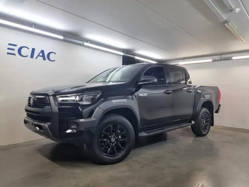 Nieuw Toyota Hilux 4x4 Double Cab 2.8L Diesel MHEV 6AT Invincib 218 - ATTITUDE BLACK 1
