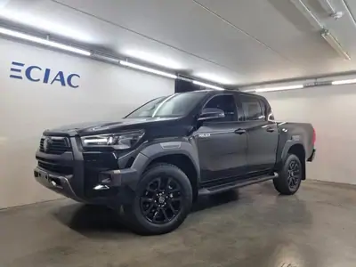 Nieuw Toyota Hilux 4x4 Double Cab 2.8L Diesel MHEV 6AT Invincib 218 - ATTITUDE BLACK