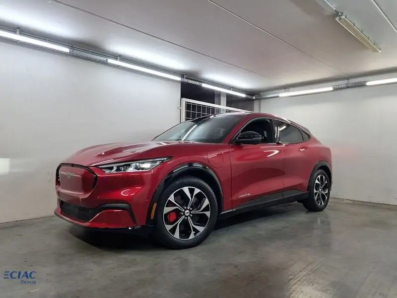 Nieuw Ford Mustang mach-e AWD 76kWh Standard Range 269pk/198kW - A1 7YF - "Rapid Red" Exclusieve metaalkleur 1