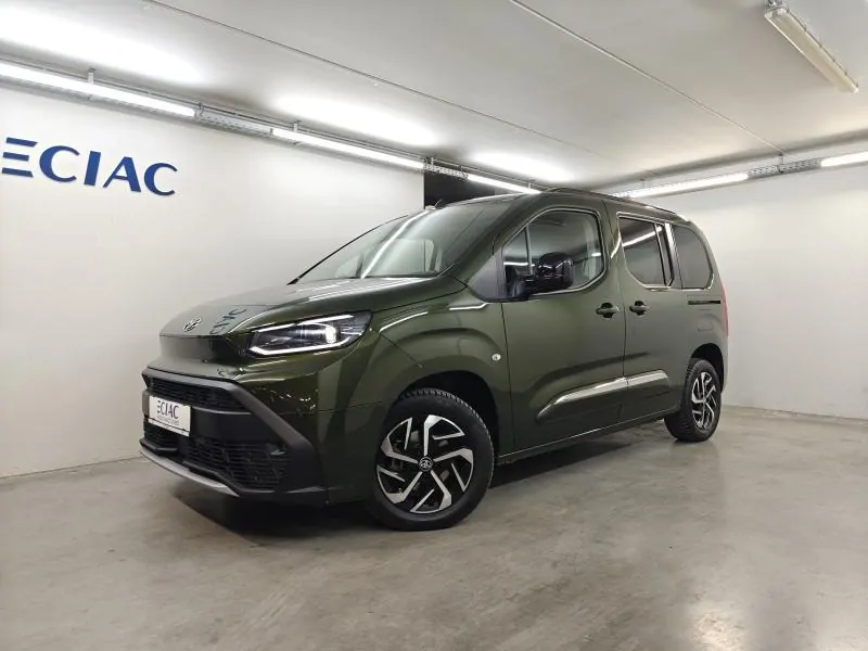 Toyota Proace city verso 1.2L Petrol