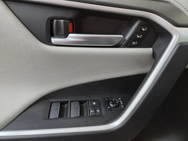 Occasie Toyota Rav4 5 d. 2.5 Hybrid AWD e-CVT Premium Plus L 1D6 - SILVER METALLIC (1D6) 5