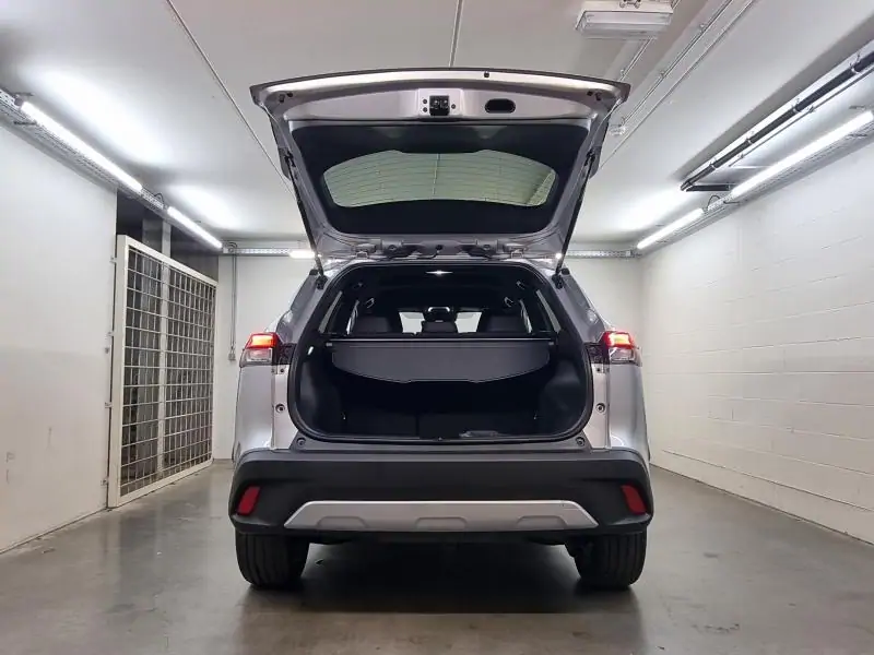 Occasie Toyota Corolla cross SUV 2.0 Hybrid 2WD CVT Style LHD 1L0 - SHIMMERING SILVER METALLIC 9