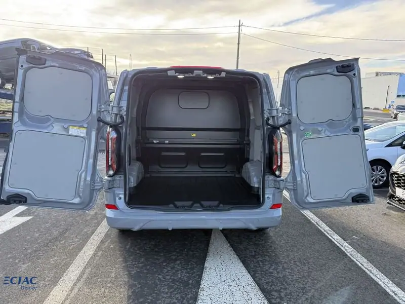 Occasie Ford Transit custom v710 MULTI-USE 320S SPORT 2.5T 227 T62P CT FWD SWB 2.5i 232pk / 171kW PHEV PN4EG - Premium niet-Metaalkleur: Grey Matter 21