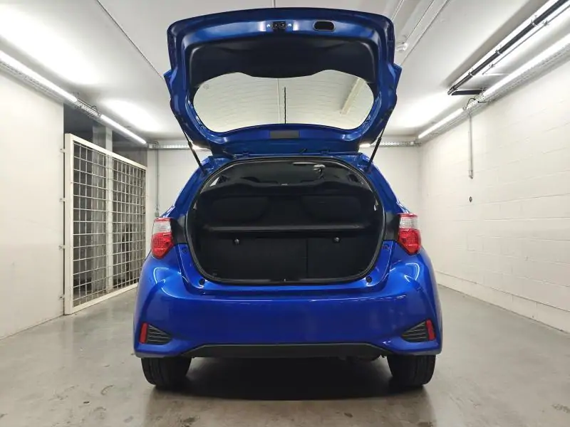 Occasie Toyota Yaris 5 d. 1,5 Hybrid e-CVT Comfort & Pack Y-C 8X2 - NEBULA BLUE METALLIC (8X2) 9
